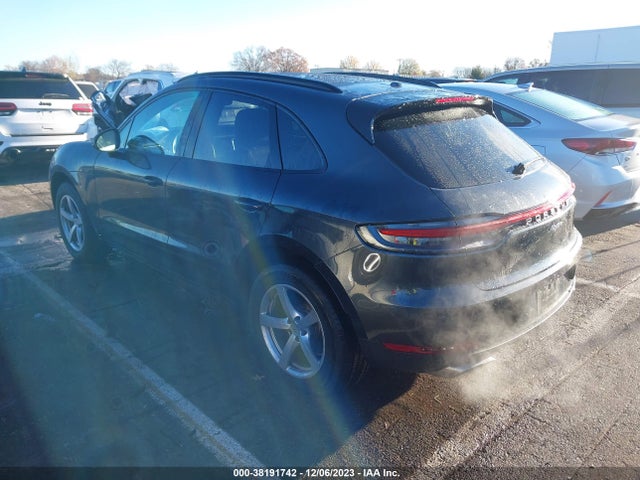 2019 PORSCHE MACAN WP1AA2A52KLB08742 Photo 2