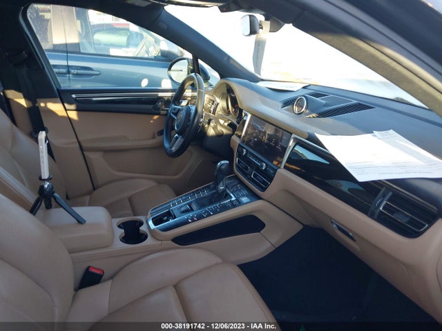 2019 PORSCHE MACAN WP1AA2A52KLB08742 Photo 4