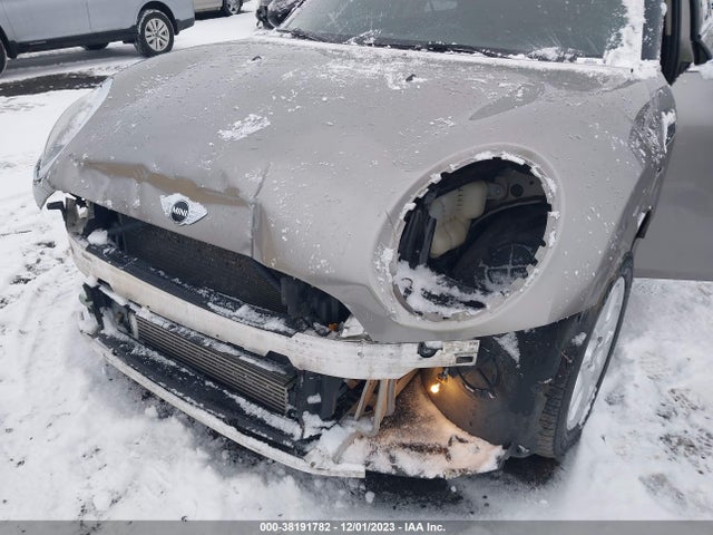 2016 MINI CLUBMAN WMWLN5C56G2E29984 Photo 5