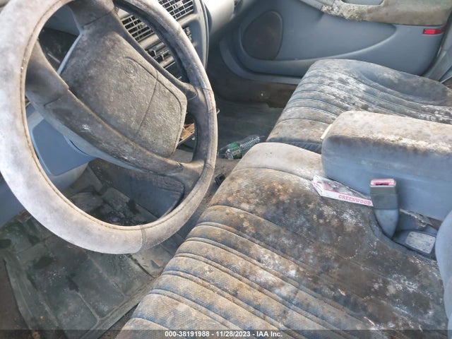 1996 BUICK REGAL CUSTOM VIN: 2G4WB52M4T1512401