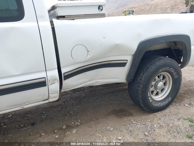 2001 CHEVROLET SILVERADO 2500HD VIN: 1GCHC29U01E170794