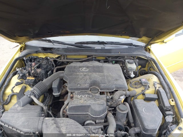 2001 LEXUS IS 300 BASE (A5) VIN: JTHBD182710008735