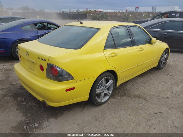 2001 LEXUS IS 300 BASE (A5) VIN: JTHBD182710008735