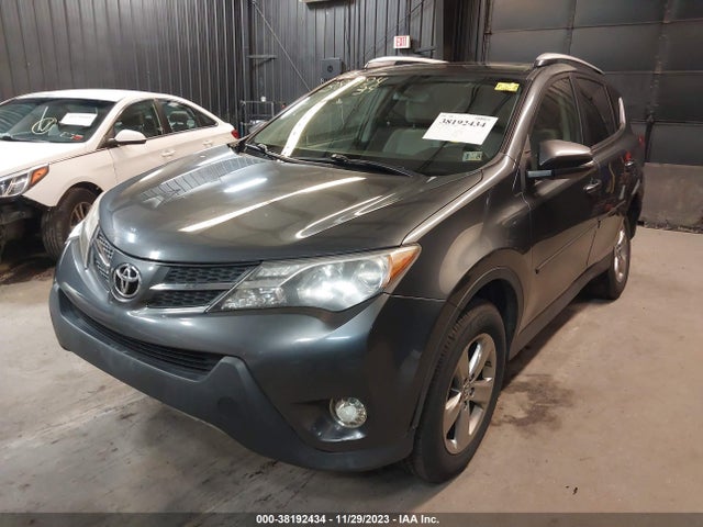 Toyota Rav4 Xle 2015 JTMRFREV7FD165835 Image 2