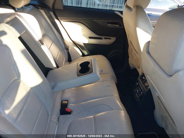 2017 JAGUAR F-PACE SADCP2BV6HA060386 Photo 7