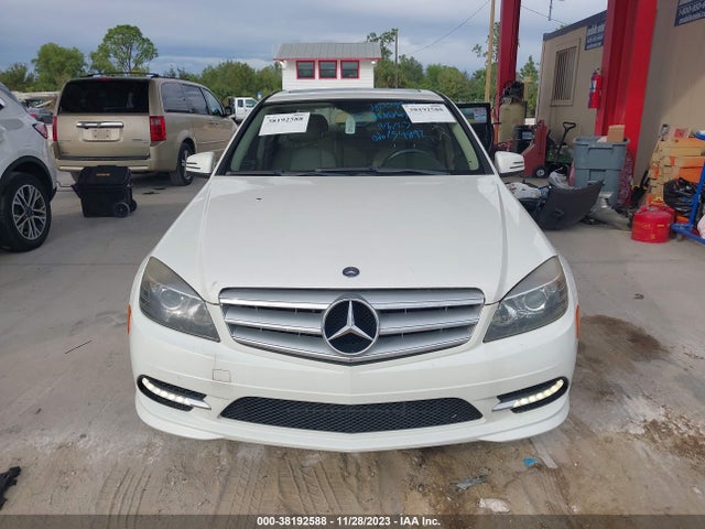 2011 MERCEDES-BENZ C 300 LUXURY/SPORT VIN: WDDGF5EB5BR171822