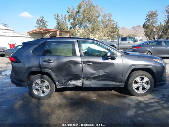 2019 TOYOTA RAV4 XLE VIN: 2T3W1RFVXKW024092