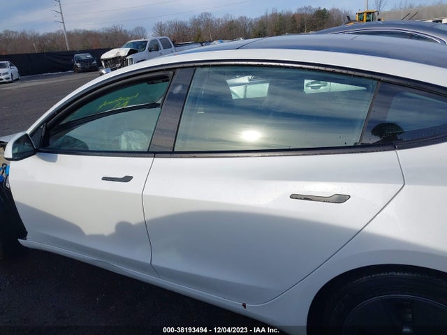 Tesla Model 3 Rear-wheel Drive 2022 5YJ3E1EA5NF114977 Image 14