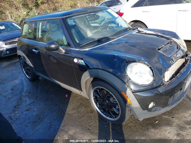 2010 MINI COOPER S WMWMF7C53ATZ70180 Photo 0