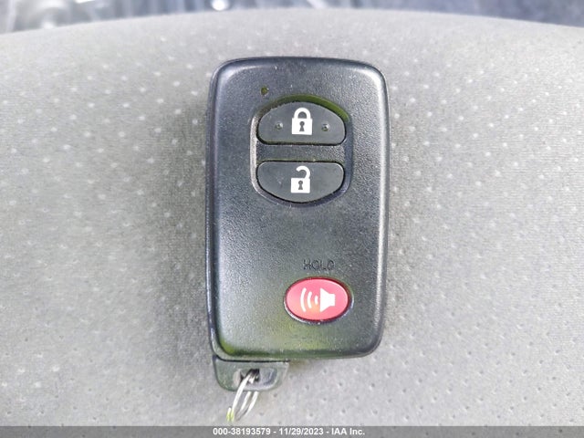 Toyota Prius Three 2015 JTDKN3DU0F1938012 Image 11