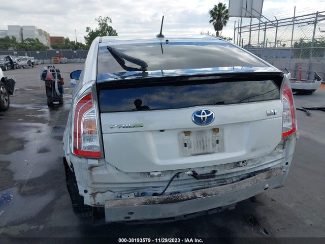 Toyota Prius Three 2015 JTDKN3DU0F1938012 Image 6