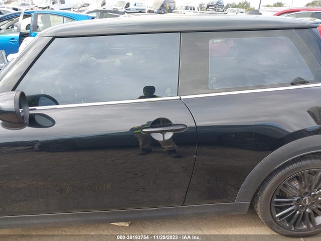 2023 MINI HARDTOP COOPER S VIN: WMW53DH09P2T32796