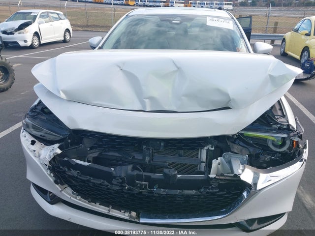 2019 MAZDA MAZDA3 PREMIUM PACKAGE VIN: 3MZBPAEM2KM102175