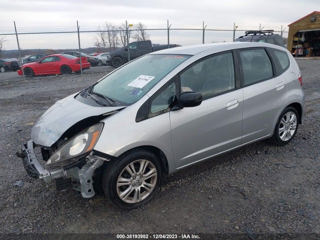 2011 HONDA FIT VIN: JHMGE8H35BC006938