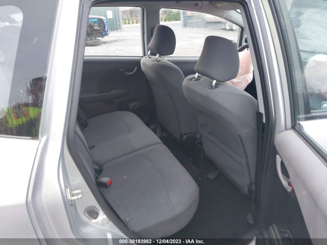 2011 HONDA FIT VIN: JHMGE8H35BC006938