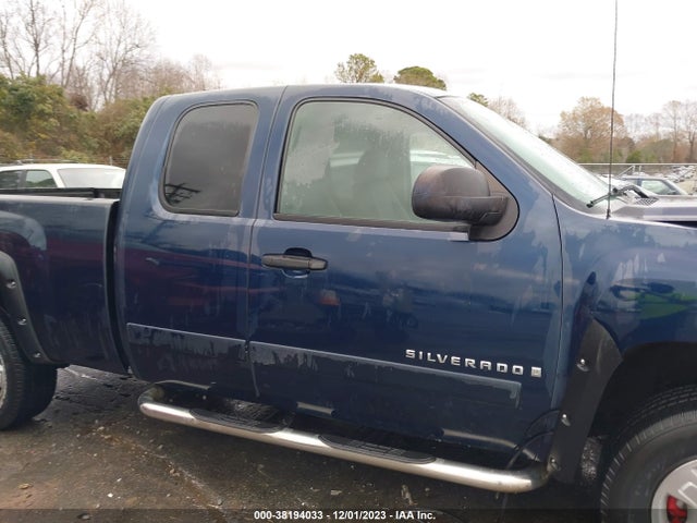 2008 CHEVROLET SILVERADO 1500 LT2 VIN: 2GCEK19J981307541