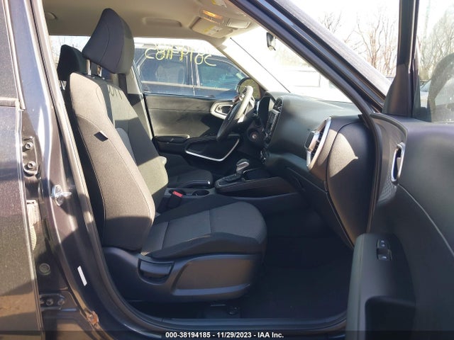2022 Kia Soul Lx მანქანა იყიდება აუქციონზე, vin: KNDJ23AU0N7826136, აუქციონის ნომერი: 38194185