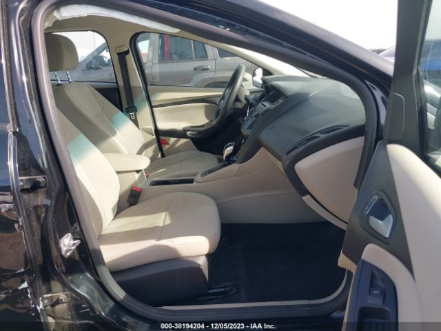 1FADP3K23FL248267 Ford FOCUS SE