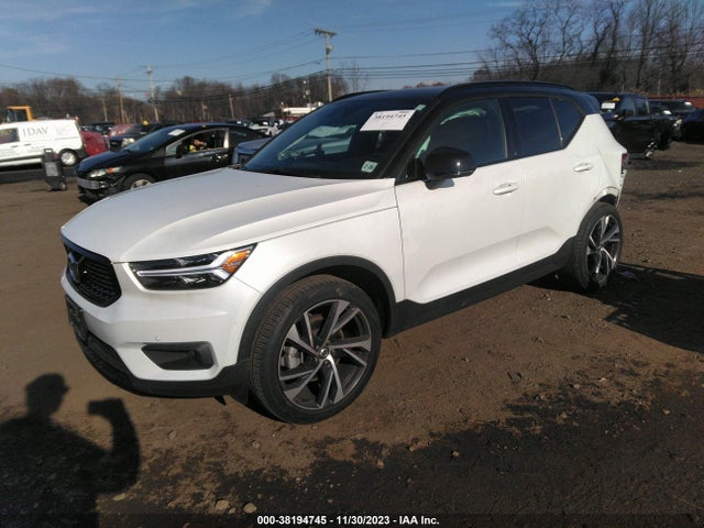 2021 VOLVO XC40 T5 R-DESIGN VIN: YV4162UMXM2470829