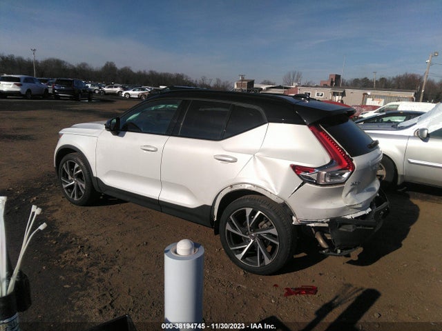 2021 VOLVO XC40 T5 R-DESIGN VIN: YV4162UMXM2470829