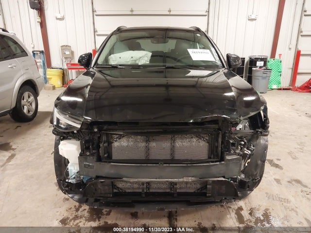 YV4L12UX0P2027000 Volvo Xc40 B5 Ultimate Dark Theme