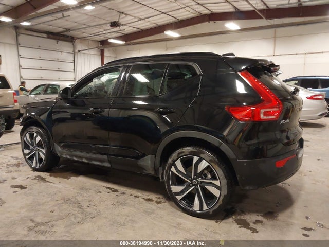 YV4L12UX0P2027000 Volvo Xc40 B5 Ultimate Dark Theme