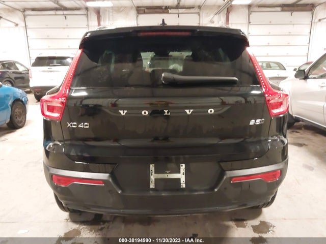 YV4L12UX0P2027000 Volvo Xc40 B5 Ultimate Dark Theme
