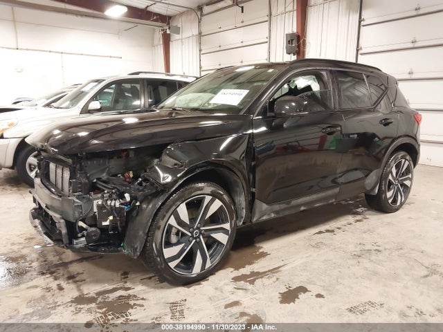 YV4L12UX0P2027000 Volvo Xc40 B5 Ultimate Dark Theme