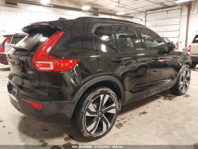 YV4L12UX0P2027000 Volvo Xc40 B5 Ultimate Dark Theme