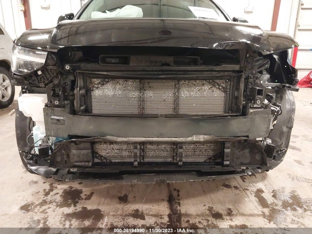 YV4L12UX0P2027000 Volvo Xc40 B5 Ultimate Dark Theme