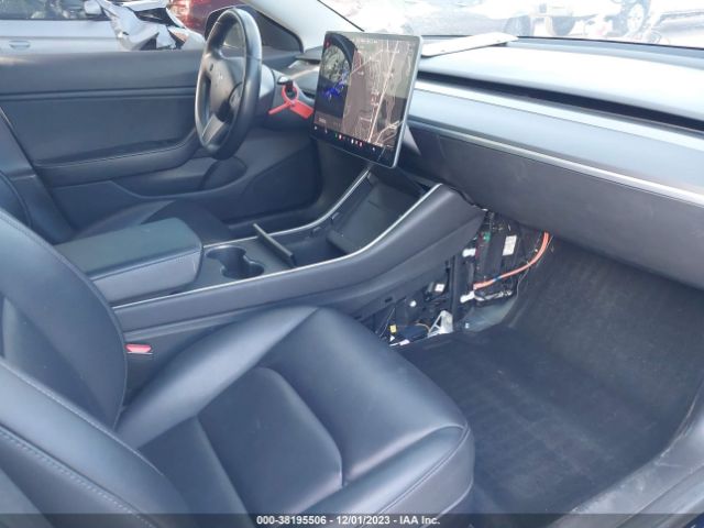 2018 TESLA MODEL 3 5YJ3E1EB4JF116027 Photo 4