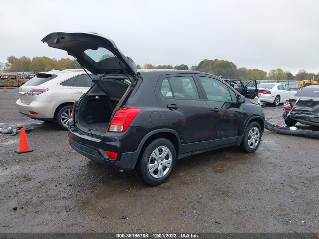 Chevrolet TRAX LS 2019 3GNCJKSB1KL117684 Image 4