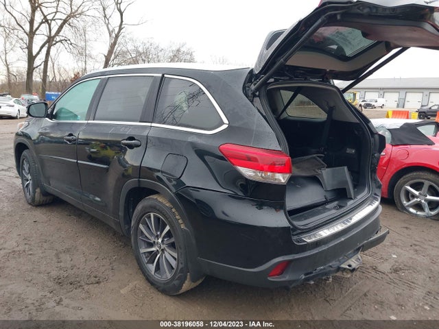 Toyota Highlander Xle 2018 5TDJZRFH1JS537616 Image 3