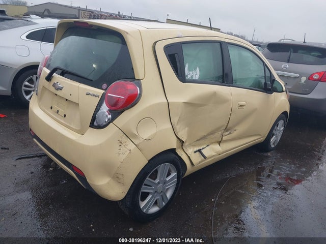 Chevrolet Spark 1lt Auto 2014 KL8CD6S97EC458133 Image 4