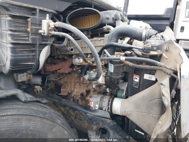 1FUJGHDV7FLGE4212 Freightliner Cascadia 113