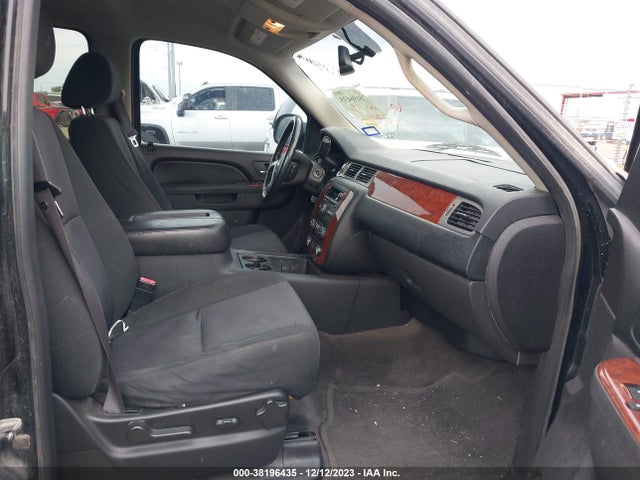 2011 CHEVROLET SUBURBAN 1GNSCHE0XBR299638 Photo 4