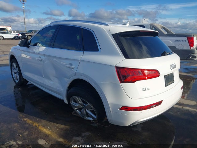 WA1BNAFY5K2041349 Audi Q5 45 Premium