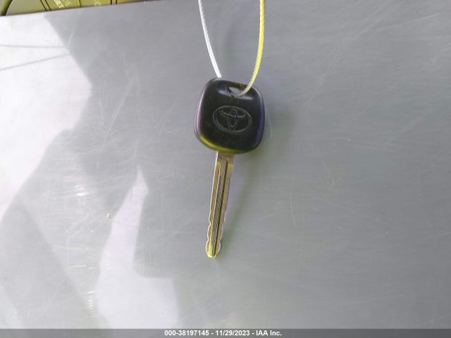 2005 TOYOTA CAMRY XLE VIN: 4T1BF32K35U087489