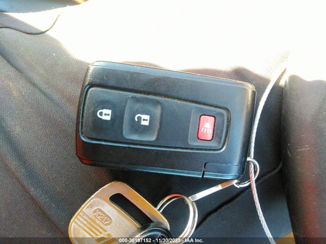 2004 TOYOTA PRIUS VIN: JTDKB22UX40021314