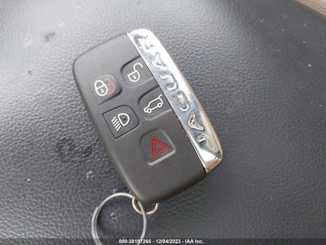 2020 JAGUAR F-PACE SADCJ2FX9LA661068 Photo 10