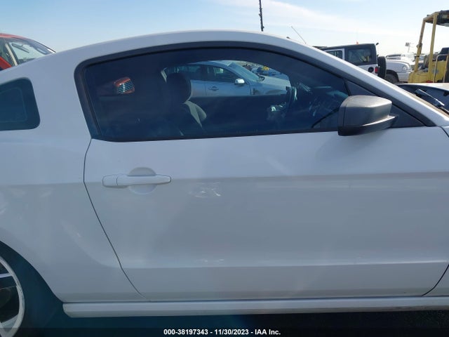 Продаж на аукціоні авто 2014 Ford Mustang V6, vin: 1ZVBP8AM2E5241389, номер лоту: 38197343