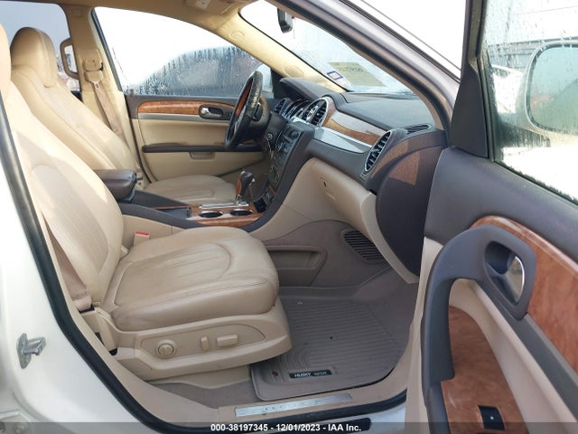 38197345 :رقم المزاد ، 5GAKRCED1CJ417817 vin ، 2012 Buick Enclave Leather مزاد بيع