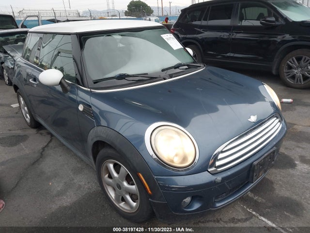 2010 MINI COOPER WMWMF3C51ATZ22346 Photo 0