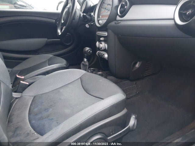 2010 MINI COOPER WMWMF3C51ATZ22346 Photo 4