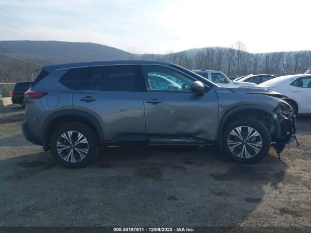 5N1AT3BB4MC700311 Nissan Rogue Sv Intelligent Awd