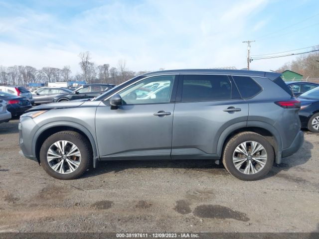 5N1AT3BB4MC700311 Nissan Rogue Sv Intelligent Awd