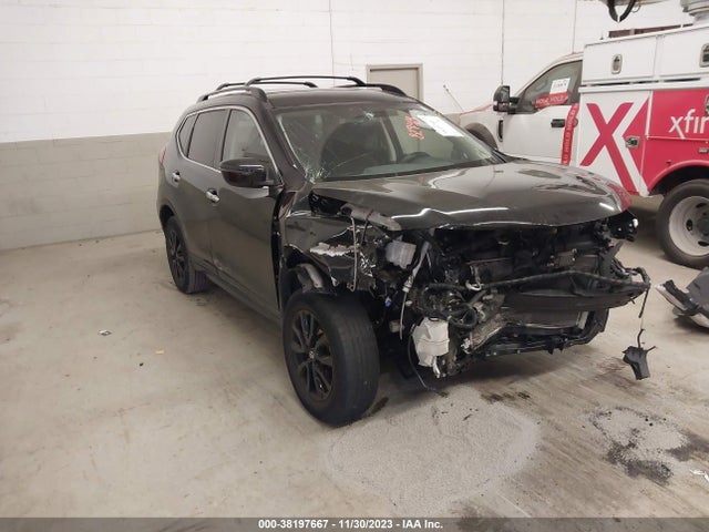Nissan ROGUE SV 2018 5N1AT2MV5JC827419 zdjęcie główne