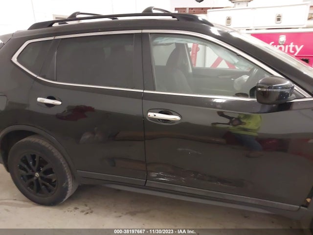 Nissan ROGUE SV 2018 5N1AT2MV5JC827419 Image 14