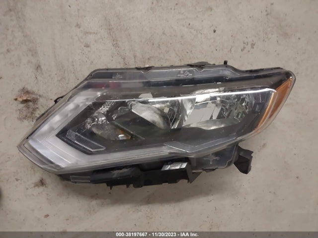 Nissan ROGUE SV 2018 5N1AT2MV5JC827419 Image 12