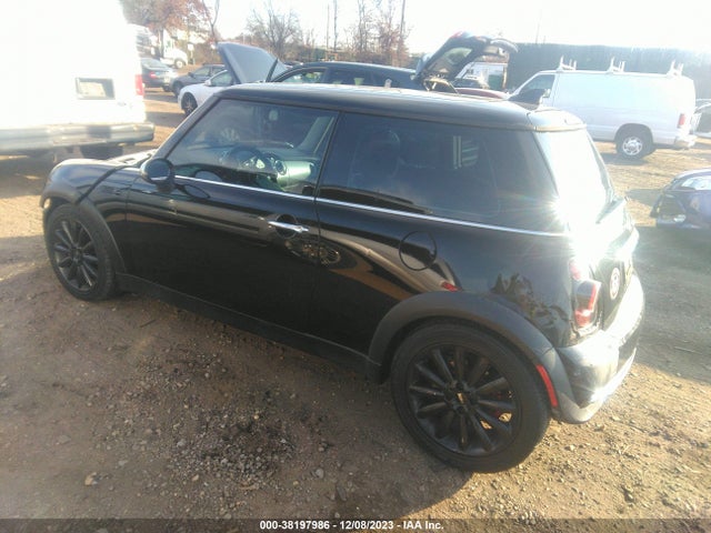 2005 MINI COOPER WMWRC33535TK63271 Photo 2